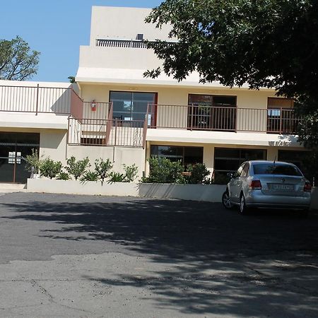 Pyramids Motel Van Reenen Esterno foto